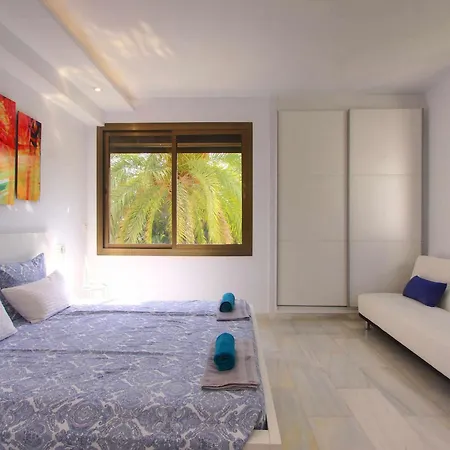Beachfront Penthouse With Pool Access Marbella